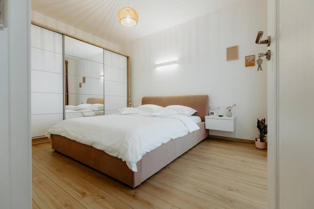 Nest Inn Oasis Residence Baia Mare Buitenkant foto